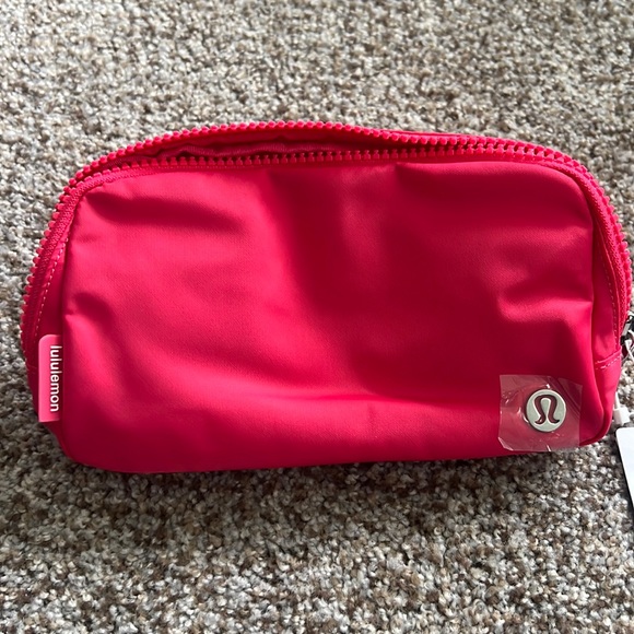 lululemon athletica Bags Nwt Lululemon Everywhere Belt Bag Lip
